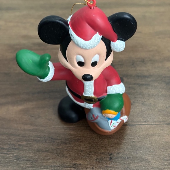 * VINTAGE The Walt DISNEY Co. MICKEY MOUSE Santa Suit Christmas Tree Ornament * - Picture 2 of 10